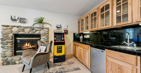 1501 Crystal Air Drive, South Lake Tahoe, CA 96150 Photo