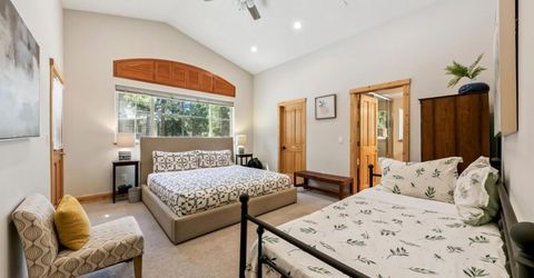 1501 Crystal Air Drive, South Lake Tahoe, CA 96150 Photo