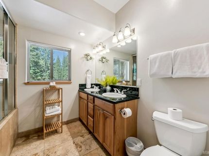 1501 Crystal Air Drive, South Lake Tahoe, CA 96150 Photo