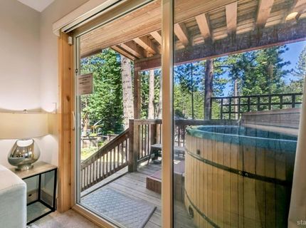 1501 Crystal Air Drive, South Lake Tahoe, CA 96150 Photo