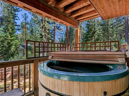 1501 Crystal Air Drive, South Lake Tahoe, CA 96150 Photo
