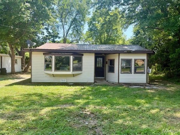 304 Ozark Street , Houston, MO 65483