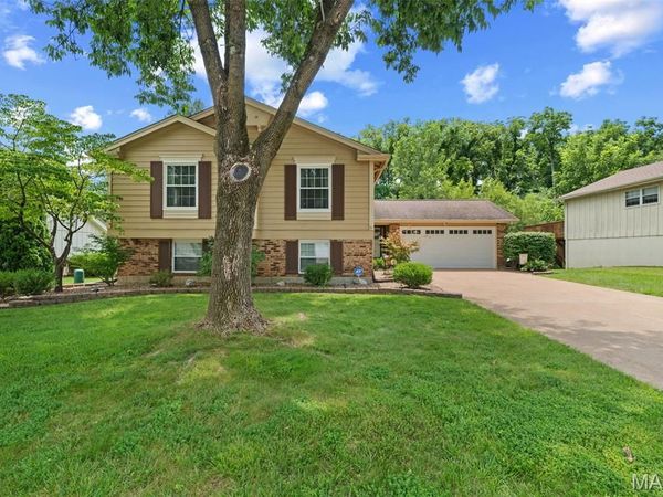 61 Crescent Hills Drive , St Peters, MO 63376