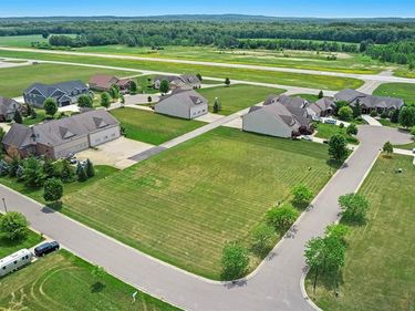 15051 Poberezny Court , Fenton Twp, MI 48451