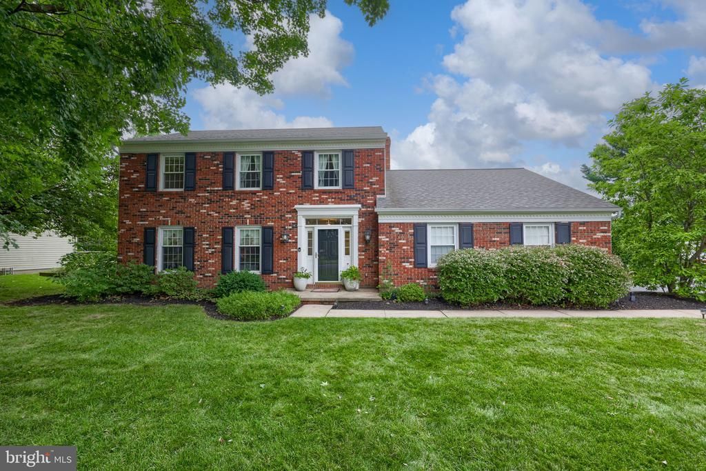 1856 BEVERLY DRIVE , LANCASTER, PA 17601