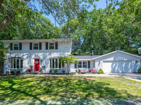 2240 Pleasant Hill Drive, Norton Shores, MI 49441