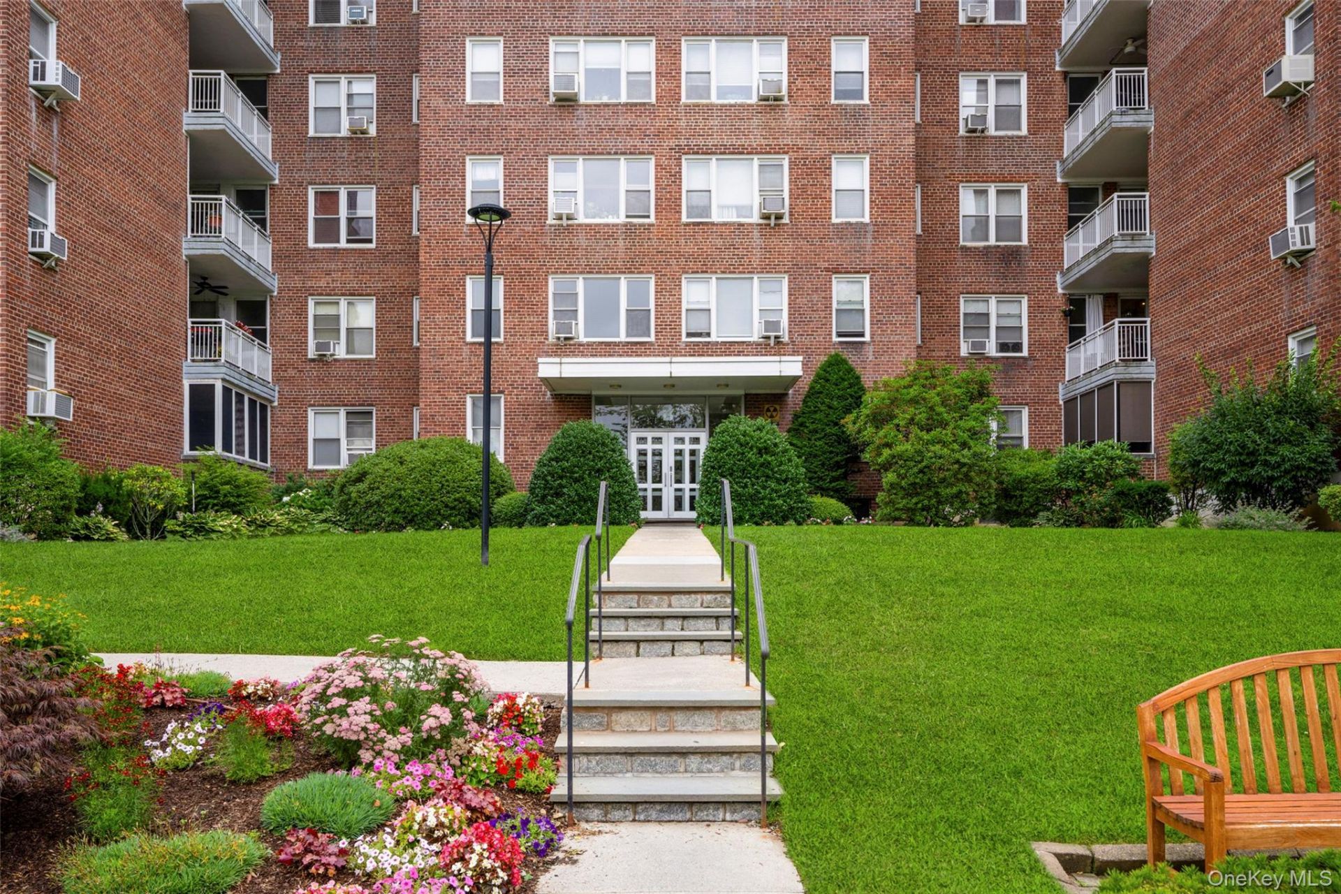 1255 North Avenue, Unit B6P, New Rochelle, NY 10804 Main Photo