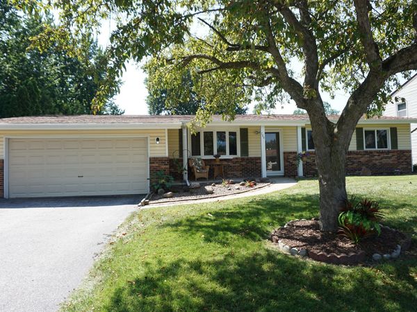 784 Governor Road , Valparaiso, IN 46385