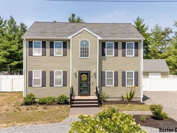 264 Charge Pond Rd, Wareham, MA 02571