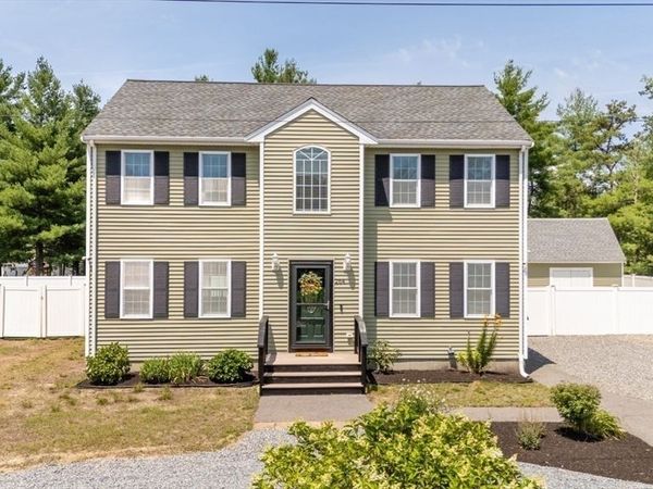 264 Charge Pond Rd, Wareham, MA 02571