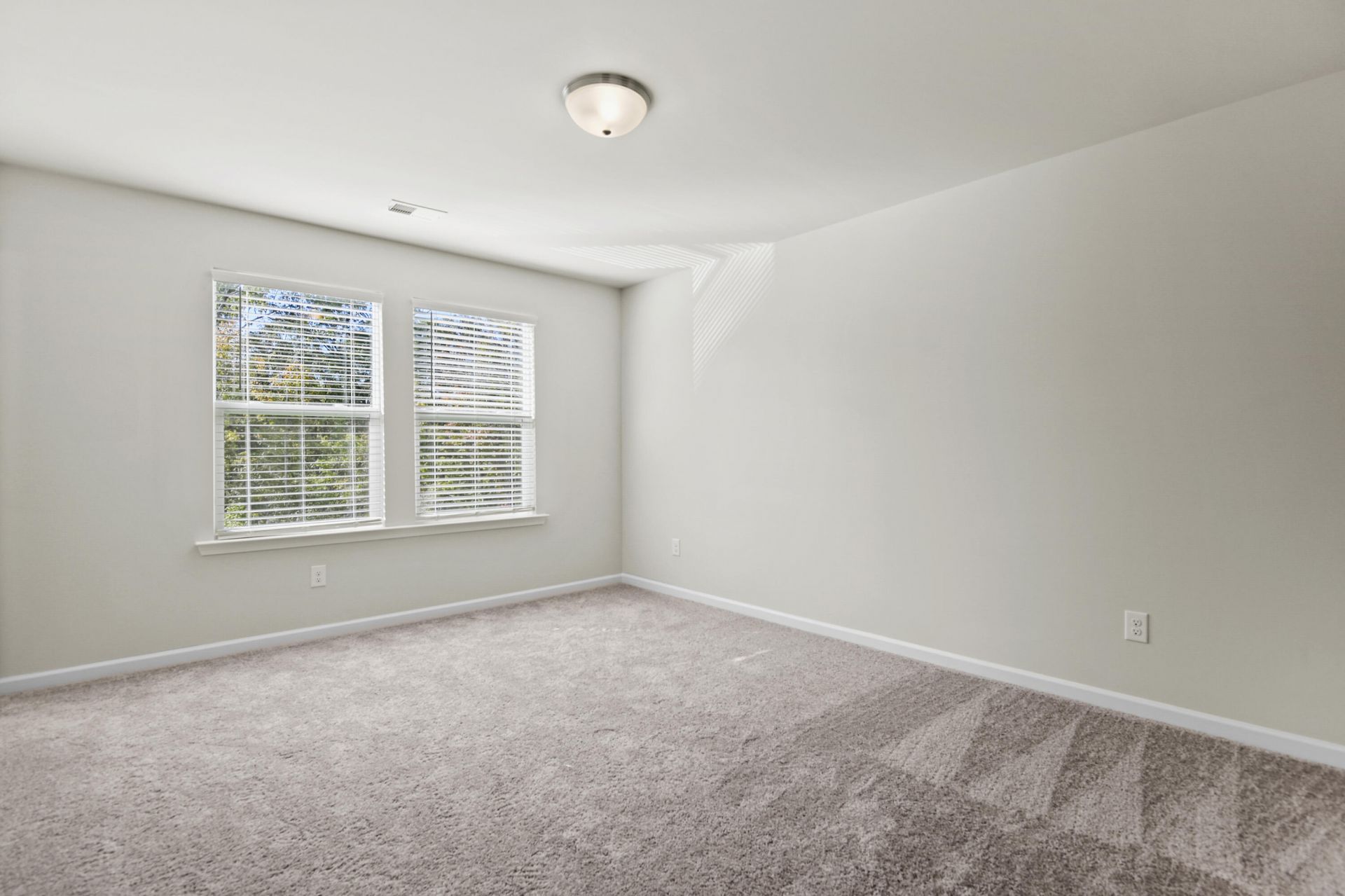 9413 Sun Fountain Drive Photo 17