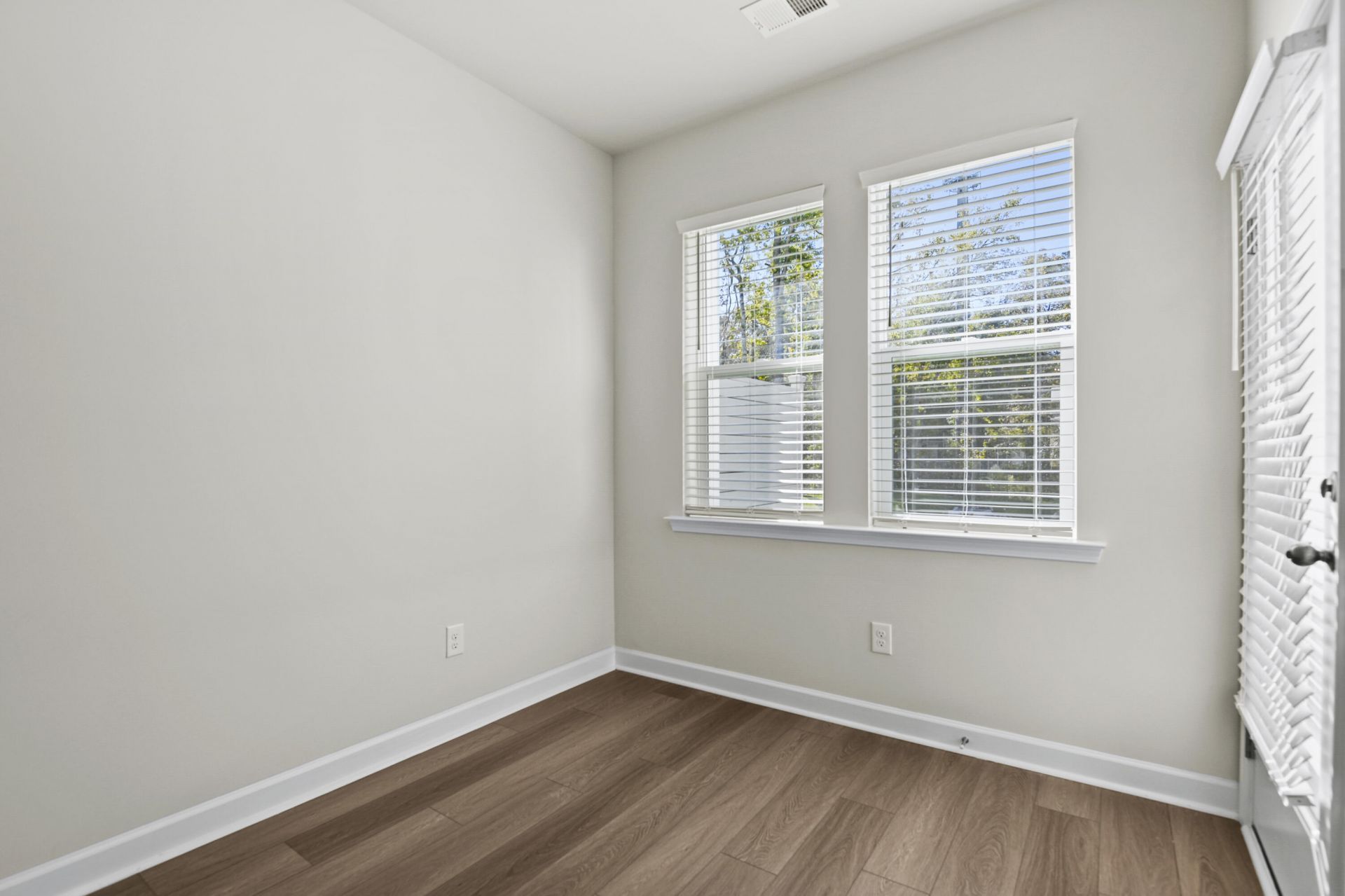 9413 Sun Fountain Drive Photo 5