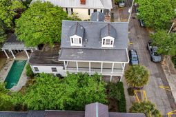 18 Trumbo Street photo 4