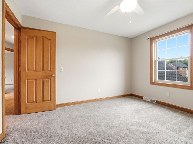 14740 Ali Avenue, Middleburg Heights, OH 44130 Photo 32