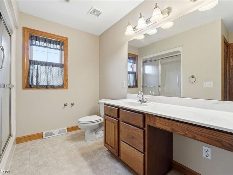 14740 Ali Avenue, Middleburg Heights, OH 44130 Photo 36