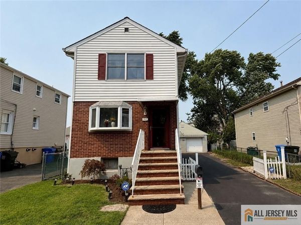 70 Spring Street , Woodbridge, NJ 07095