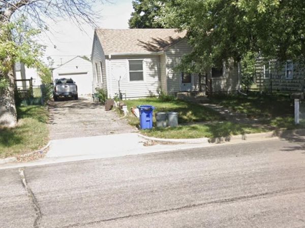 616 W 43rd St, Sioux Falls, SD 57105