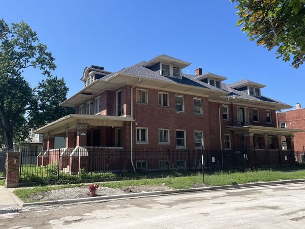 446 N Pine Avenue , Chicago, IL 60644