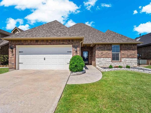 909 SW 80th St, Lawton, OK 73505