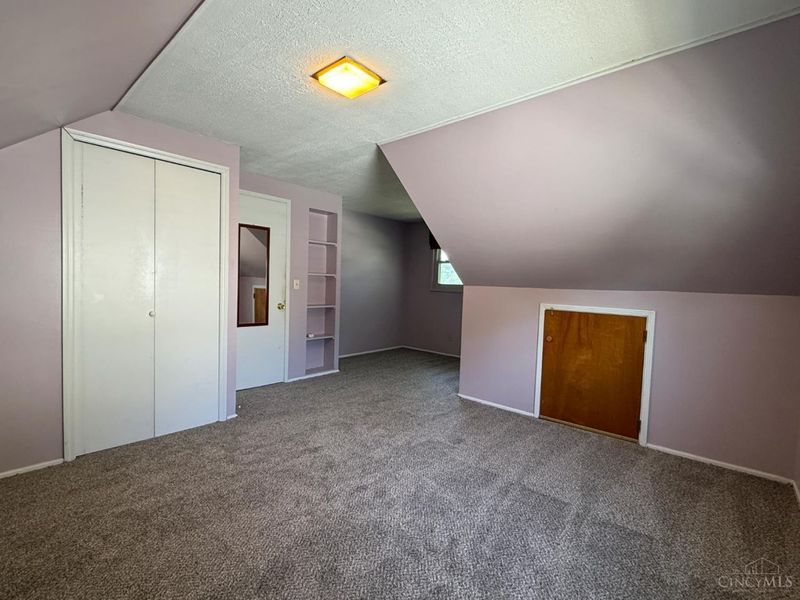 53 Hadley Road, Greenhills, OH 45218 Photo 21