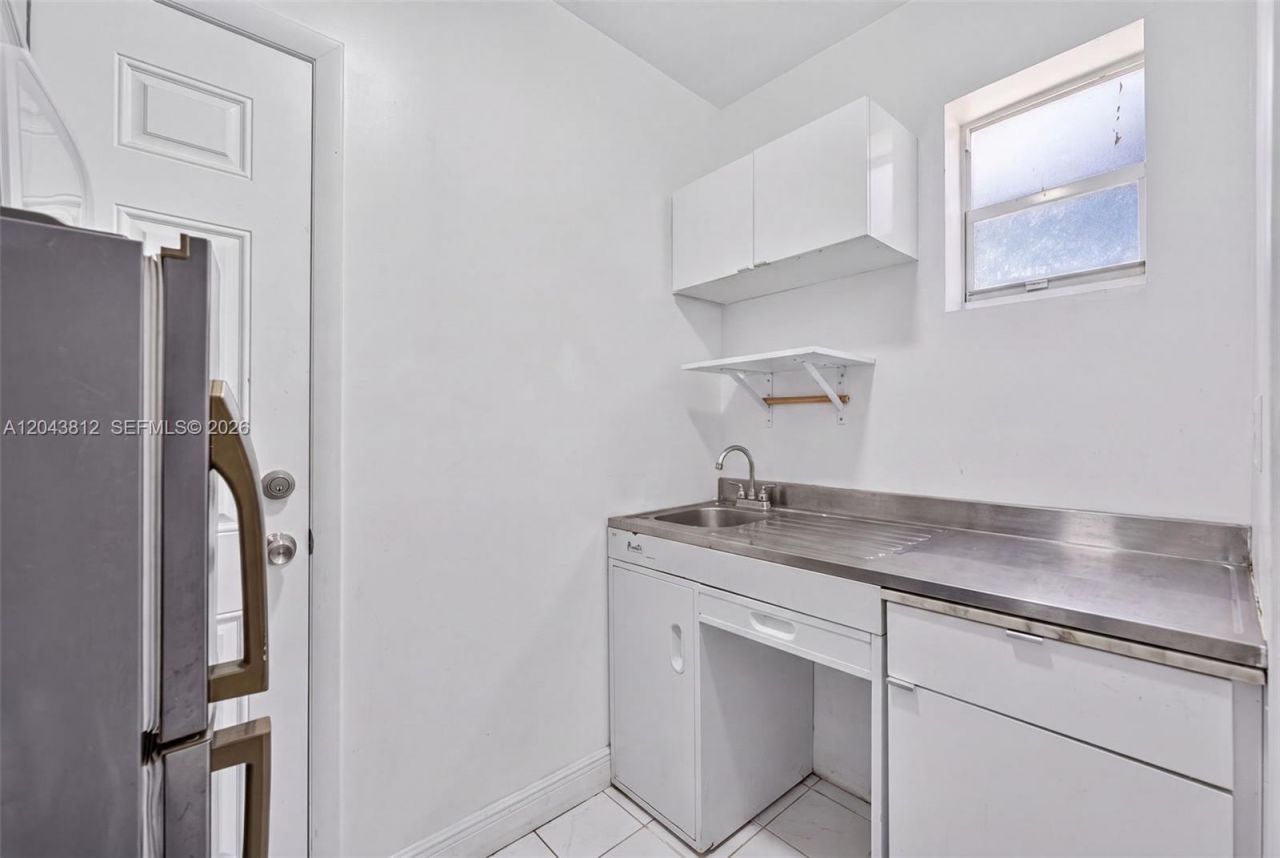 2360 SW 2nd St, Miami, FL 33135 Photo