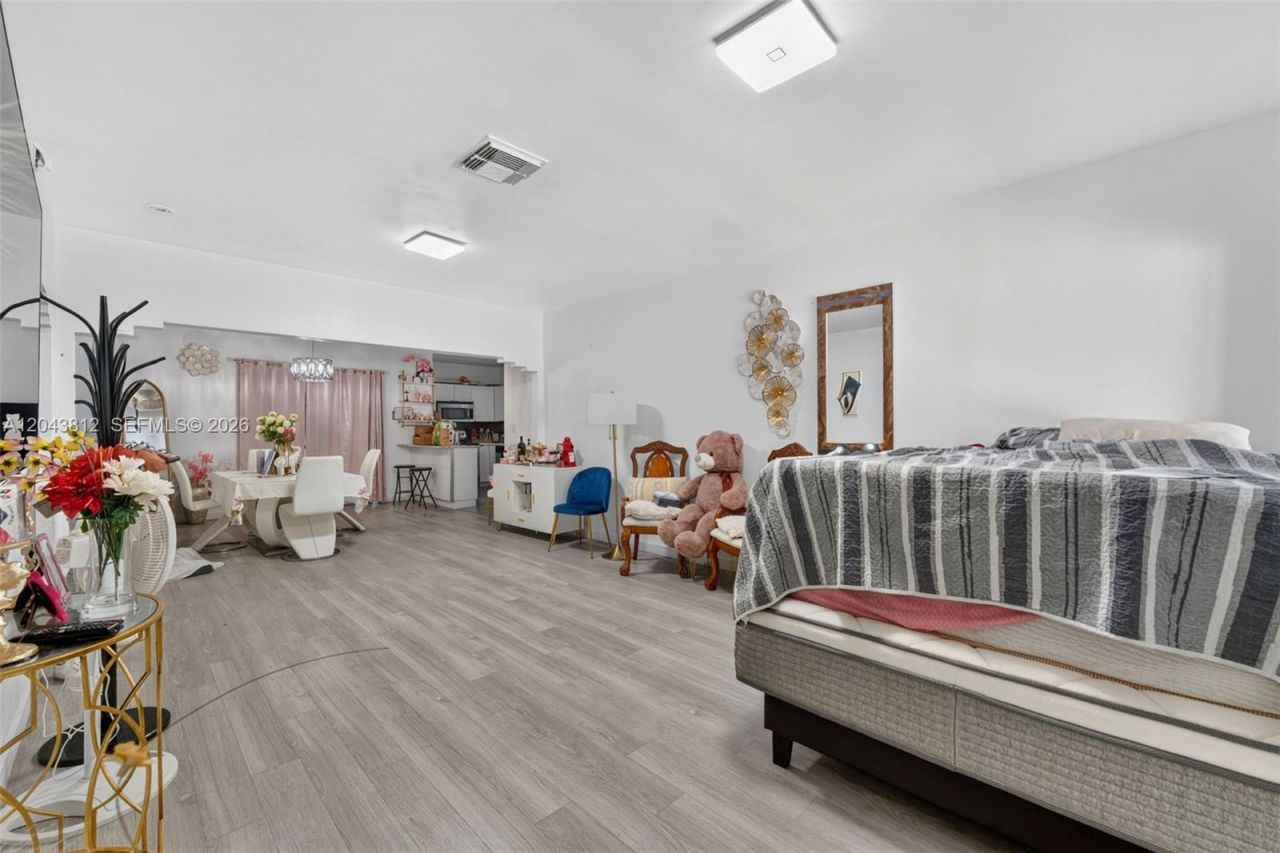 2360 SW 2nd St, Miami, FL 33135 Photo