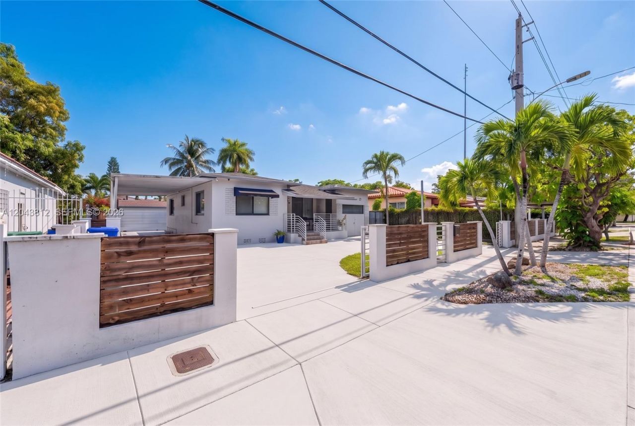 2360 SW 2nd St, Miami, FL 33135 Photo