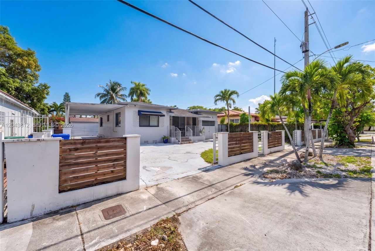 2360 SW 2nd St , Miami, FL 33135 Photo