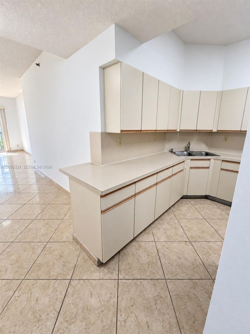8816 Collins Ave, Unit 105, Surfside, FL 33154 Photo