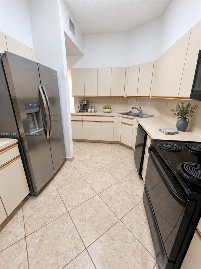 8816 Collins Ave, Unit 105, Surfside, FL 33154 Photo