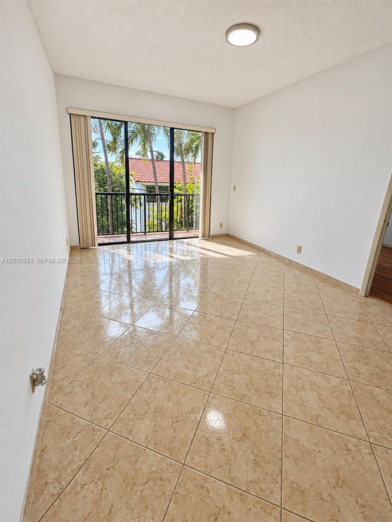 8816 Collins Ave, Unit 105, Surfside, FL 33154 Photo