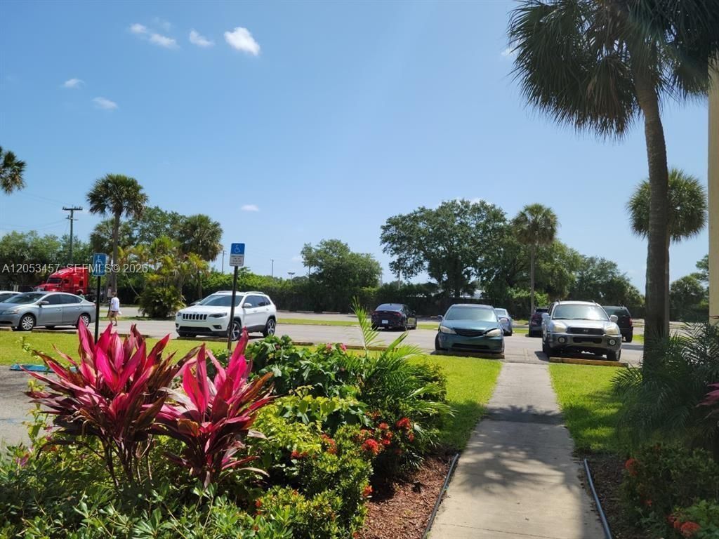 3610 NW 21st St , Unit 205, Lauderdale Lakes, FL 33311 Photo