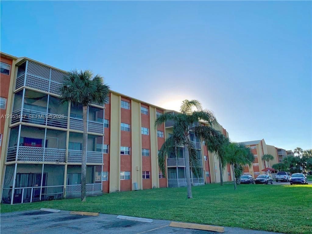 3610 NW 21st St , Unit 205, Lauderdale Lakes, FL 33311 Photo