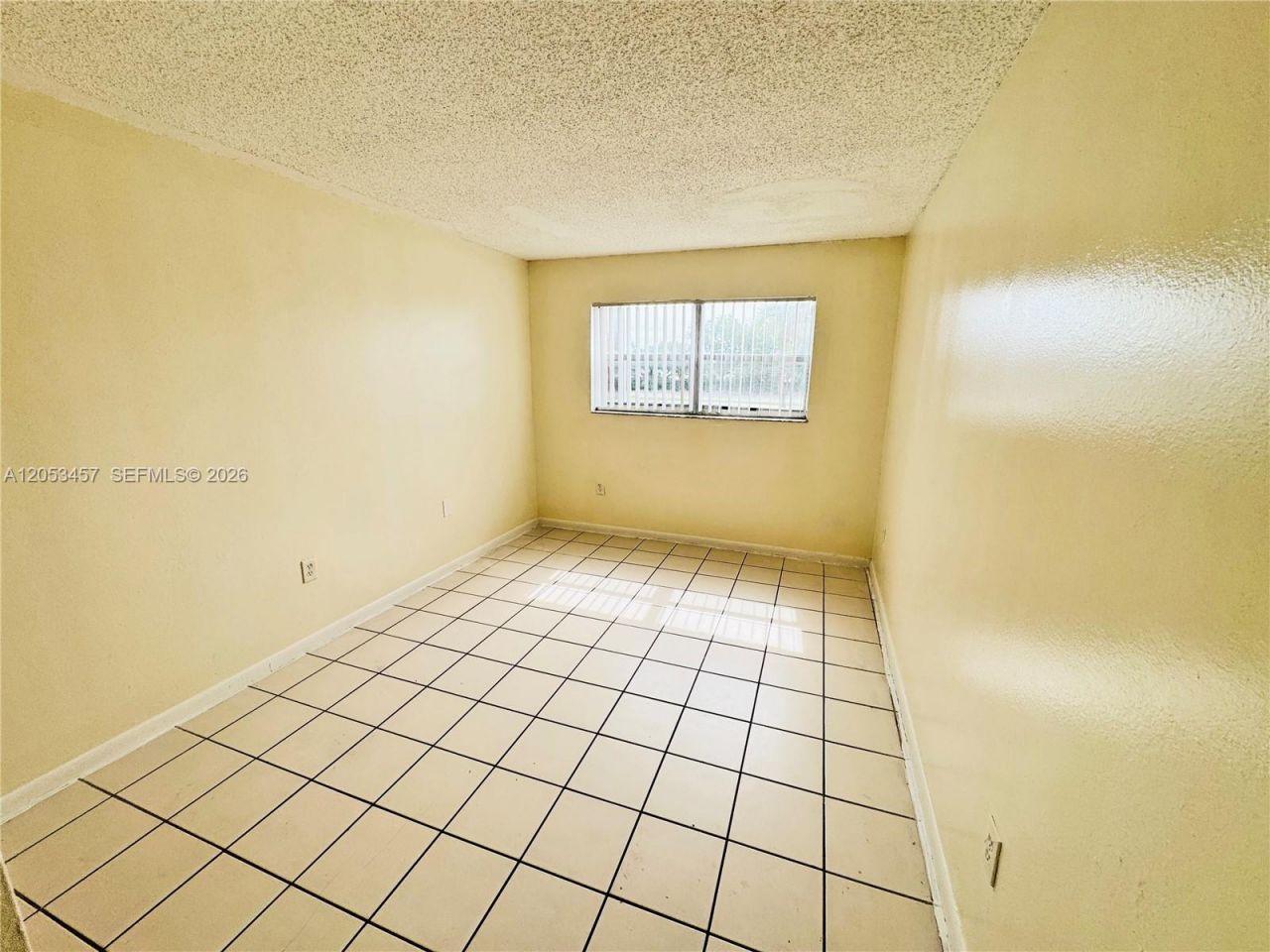 3610 NW 21st St , Unit 205, Lauderdale Lakes, FL 33311 Photo
