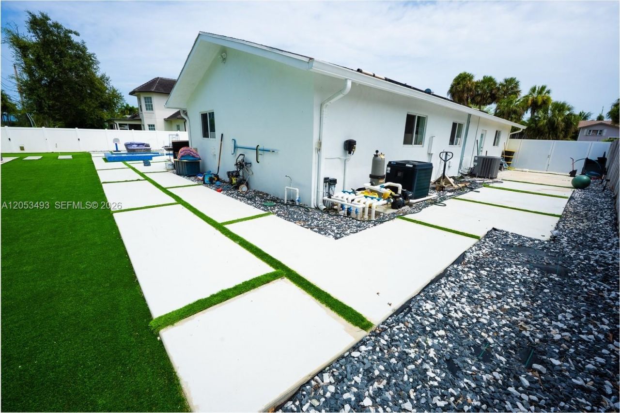 1061 SW 18th Street, Boca Raton, FL 33486 Photo