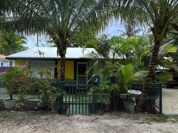 2 Kenmore Ln , Boynton Beach, FL 33435