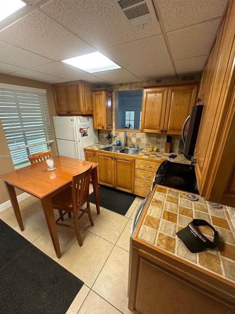 2 Kenmore Ln , Boynton Beach, FL 33435 Photo