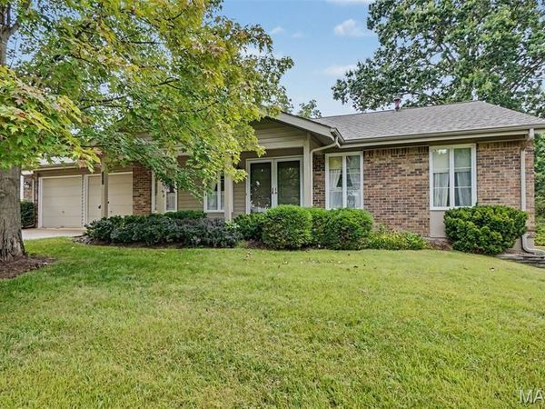 1301 Mautenne Drive, Manchester, MO 63021