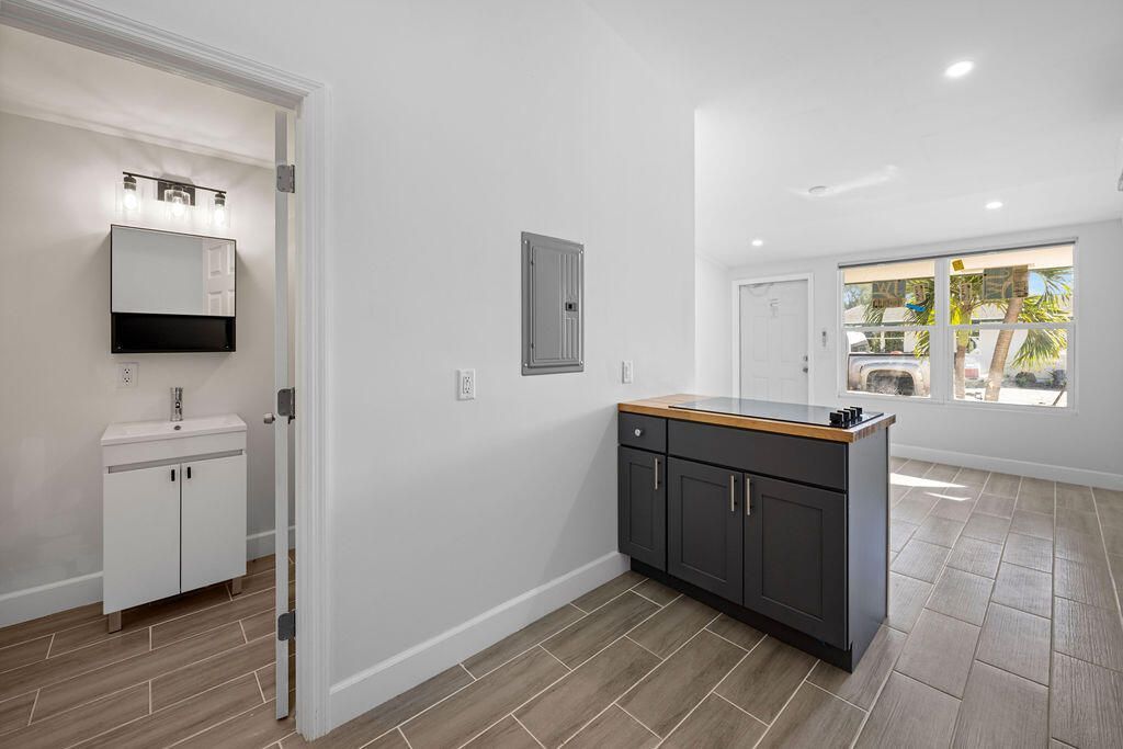 4011 36th Court, Unit 5A, West Palm Beach, FL 33407 Photo