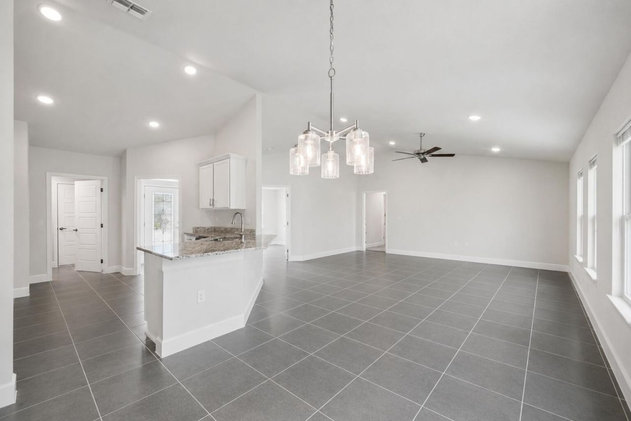 405 NE Airoso Boulevard, Port Saint Lucie, FL 34983 Photo