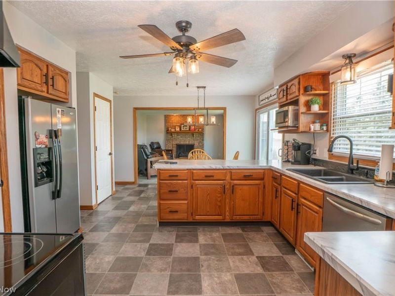 1631 Horizon Drive, Louisville, OH 44641 Photo 11