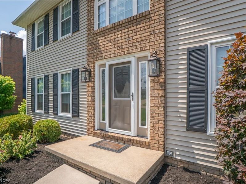 1631 Horizon Drive, Louisville, OH 44641 Photo 3