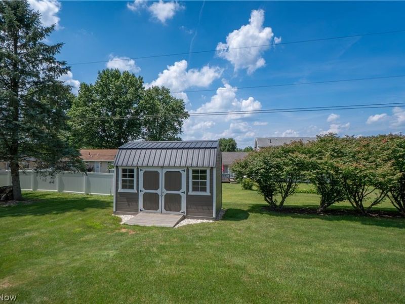 1631 Horizon Drive, Louisville, OH 44641 Photo 46