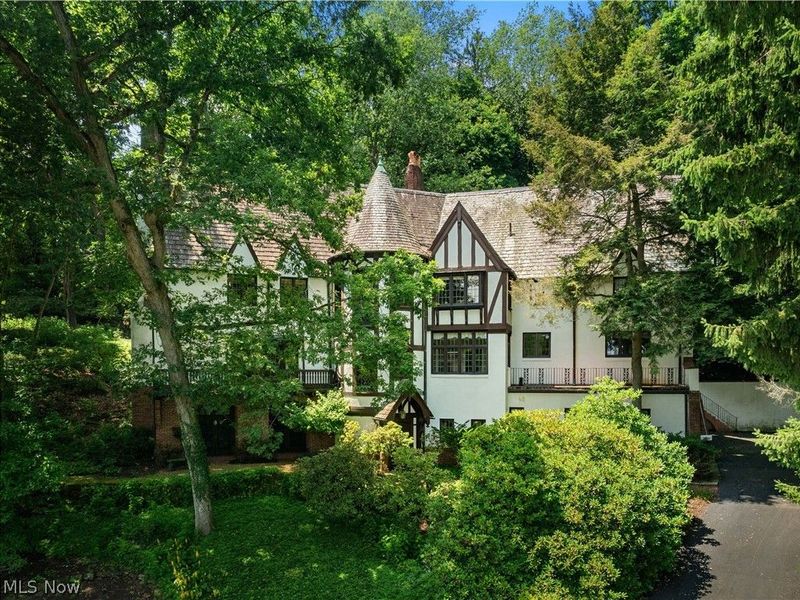 2421 Brentwood Road NW, Canton, OH 44708 Photo 1