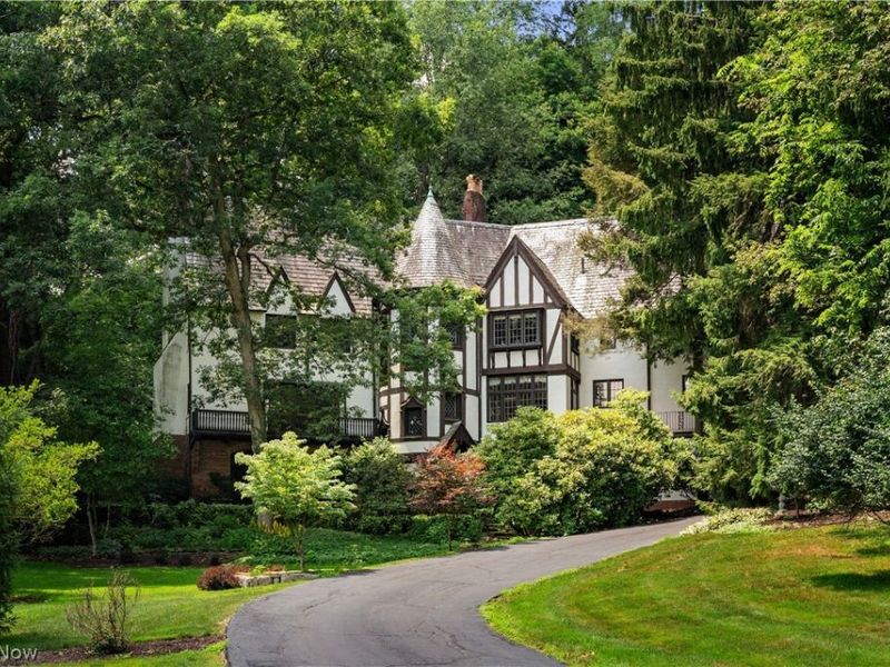 2421 Brentwood Road NW, Canton, OH 44708 Photo 3