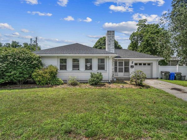 222 Calef Road, Manchester, NH 03103