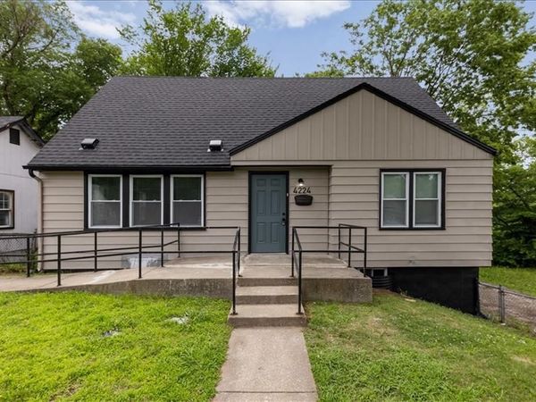 4224 Spruce Avenue, Kansas City, MO 64130