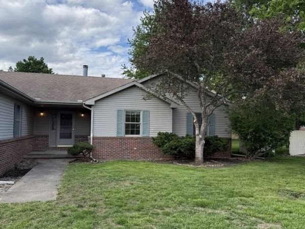 808 E Marshall Street , Tolono, IL 61880