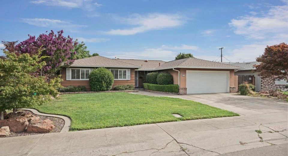 2149 Debbie Ln, Lodi, CA 95242 Photo