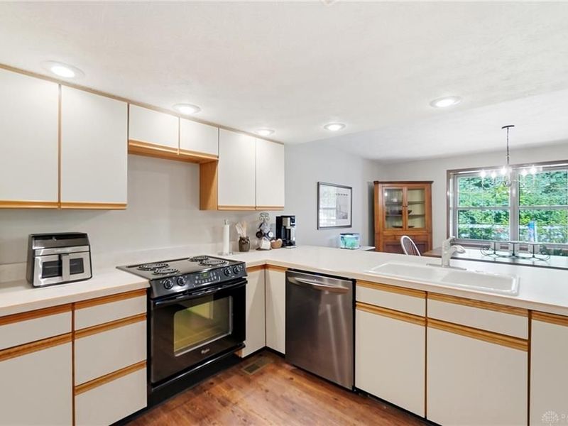 9015 Academy View Court, Washington Township, OH 45458 Photo 12